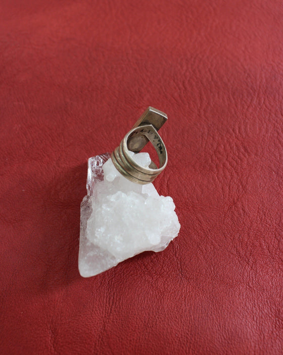 Vintage Modern Design Ivory Stone Ring